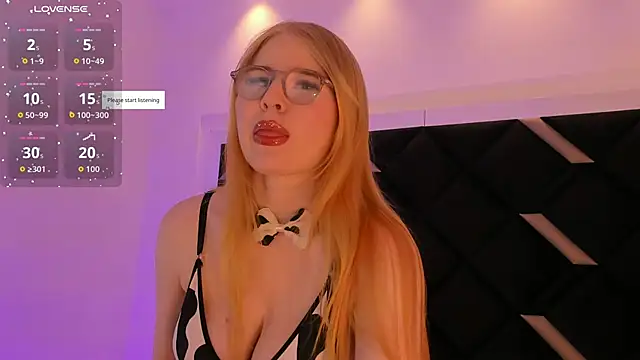 Snapshot of Alexa_Handler chatting on December 5, 2025, 12:19 am Alexa Handler online show from December 5, 2025, 12:19 am