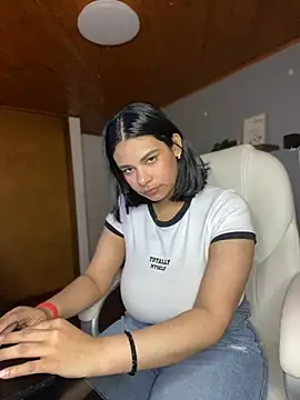 Snapshot of Isabella_boobd chatting on January 3, 2025, 1:03 pm Isabella boobd online show from January 3, 2025, 1:03 pm