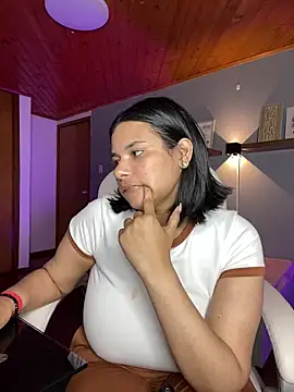 Snapshot of Isabella_boobd chatting on January 26, 2025, 1:20 am Isabella boobd online show from January 26, 2025, 1:20 am