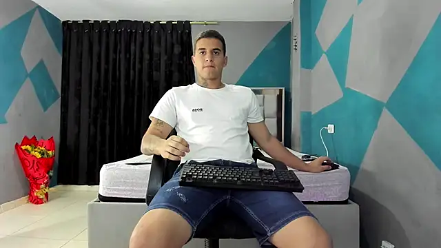 simookeler online show from February 28, 2025, 6:54 am