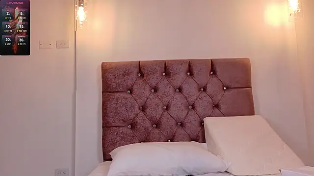 aashley jones online show from November 10, 2025, 8:19 pm