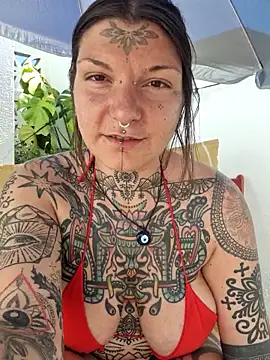 lizzardqueeen online show from September 23, 2025, 1:58 pm