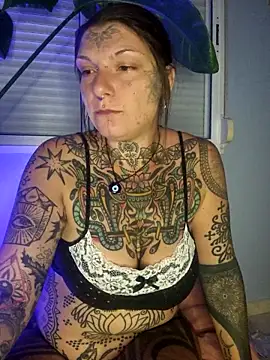 lizzardqueeen online show from October 14, 2025, 12:22 am