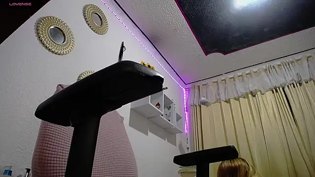 Soffy-brooks online show from December 18, 2024, 7:58 am