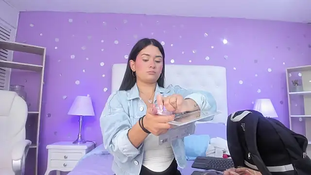 scarlette 15  online show from December 4, 2025, 3:16 am