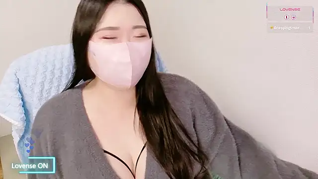 Snapshot of yukinko_o_ chatting on November 18, 2025, 2:06 am yukinko o online show from November 18, 2025, 2:06 am