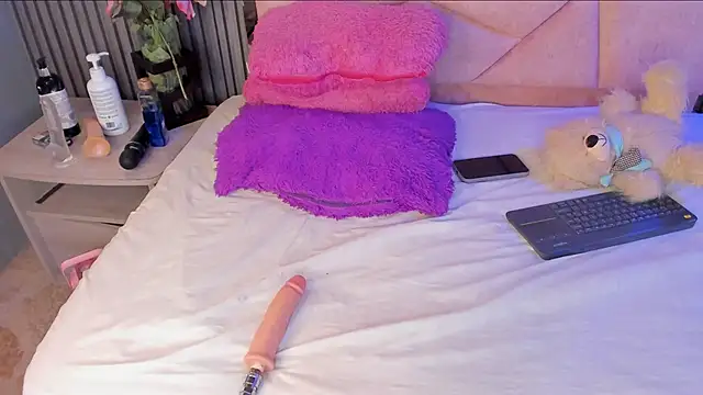 Snapshot of channel_guss chatting on February 21, 2025, 12:06 pm channel guss online show from February 21, 2025, 12:06 pm