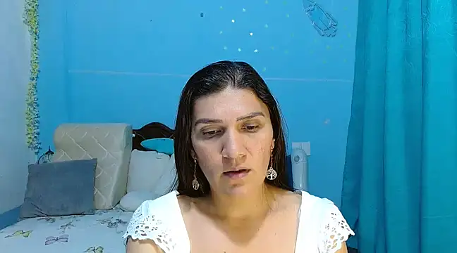 Snapshot of venus_swet_ chatting on February 9, 2025, 2:28 am venus swet online show from February 9, 2025, 2:28 am