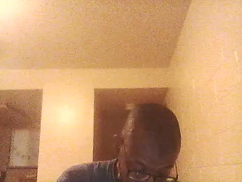 Snapshot of Mcpiney chatting on October 31, 2025, 6:58 am Mcpiney online show from October 31, 2025, 6:58 am