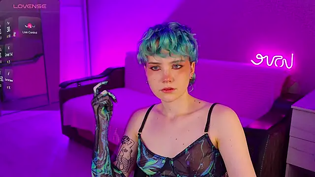 Snapshot of School_Love chatting on December 3, 2024, 1:10 pm School Love online show from December 3, 2024, 1:10 pm