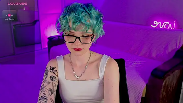 Snapshot of School_Love chatting on February 23, 2025, 4:13 pm School Love online show from February 23, 2025, 4:13 pm