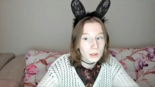 Snapshot of EnigmaSee chatting on December 2, 2024, 12:09 am EnigmaSee online show from December 2, 2024, 12:09 am