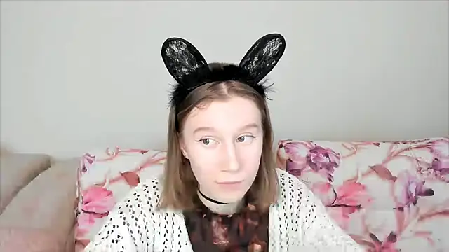 Snapshot of EnigmaSee chatting on December 2, 2024, 3:15 am EnigmaSee online show from December 2, 2024, 3:15 am