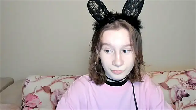 Snapshot of EnigmaSee chatting on January 22, 2025, 1:42 am EnigmaSee online show from January 22, 2025, 1:42 am