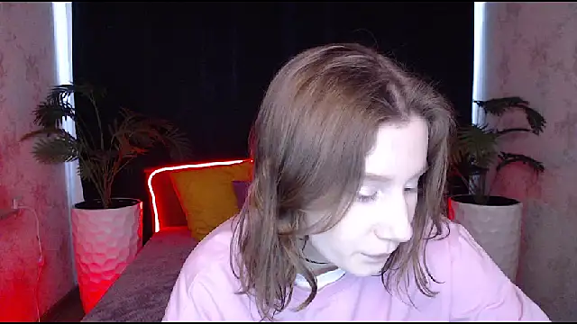 Snapshot of EnigmaSee chatting on February 8, 2025, 8:31 am EnigmaSee online show from February 8, 2025, 8:31 am