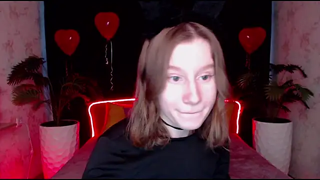 Snapshot of EnigmaSee chatting on February 20, 2025, 11:31 am EnigmaSee online show from February 20, 2025, 11:31 am