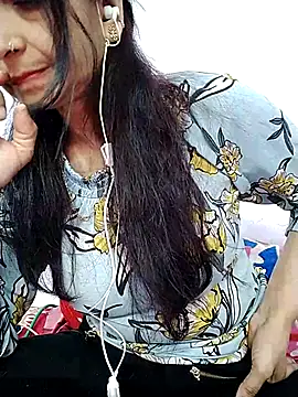 Snapshot of wildsakhi chatting on February 18, 2025, 5:31 pm wildsakhi online show from February 18, 2025, 5:31 pm