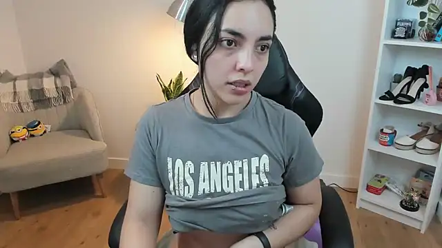  BellaEvans  online show from February 13, 2025, 5:37 am