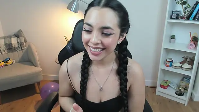  BellaEvans  online show from February 17, 2025, 11:44 am