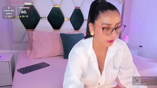 Snapshot of North-Dio chatting on December 1, 2025, 12:10 pm North-Dio online show from December 1, 2025, 12:10 pm