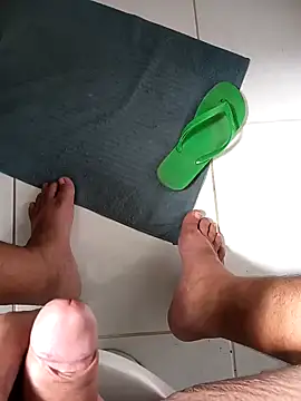 Snapshot of lobomisterioso13 chatting on December 6, 2024, 11:22 am lobomisterioso13 online show from December 6, 2024, 11:22 am