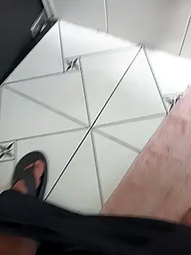 Snapshot of lobomisterioso13 chatting on December 15, 2024, 12:38 pm lobomisterioso13 online show from December 15, 2024, 12:38 pm