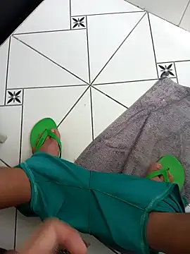 Snapshot of lobomisterioso13 chatting on December 29, 2024, 1:17 pm lobomisterioso13 online show from December 29, 2024, 1:17 pm