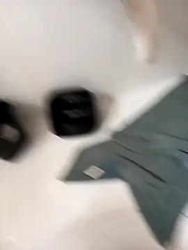 Snapshot of lobomisterioso13 chatting on December 4, 2025, 12:03 pm lobomisterioso13 online show from December 4, 2025, 12:03 pm