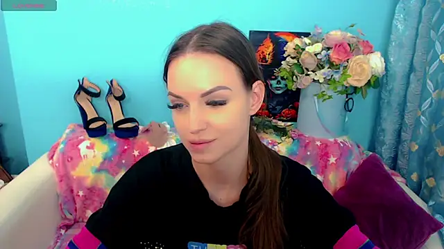 LindaaLu online show from March 19, 2025, 3:52 am