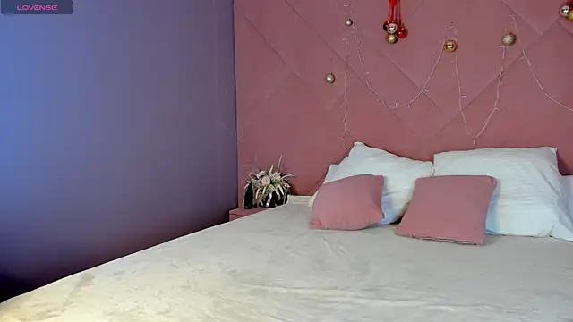 Snapshot of Anna_Robinson chatting on December 30, 2024, 1:04 am Anna Robinson online show from December 30, 2024, 1:04 am