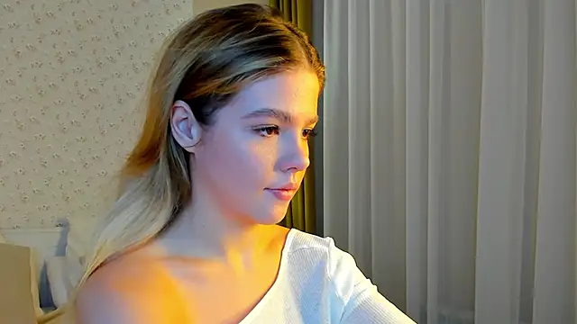 Snapshot of Anna_Robinson chatting on January 17, 2025, 1:15 am Anna Robinson online show from January 17, 2025, 1:15 am