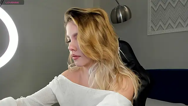 Snapshot of Anna_Robinson chatting on January 21, 2025, 1:08 am Anna Robinson online show from January 21, 2025, 1:08 am