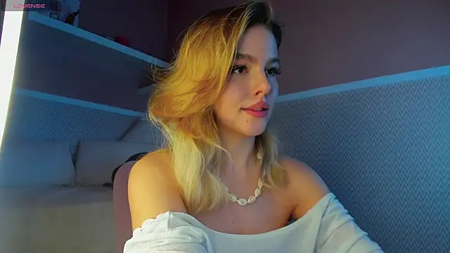 Snapshot of Anna_Robinson chatting on January 31, 2025, 7:18 am Anna Robinson online show from January 31, 2025, 7:18 am