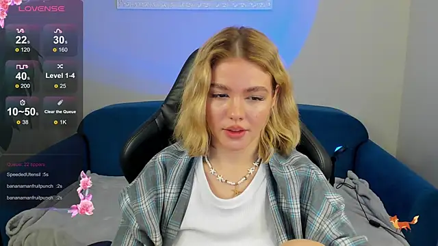 Snapshot of Anna_Robinson chatting on March 15, 2025, 7:31 am Anna Robinson online show from March 15, 2025, 7:31 am