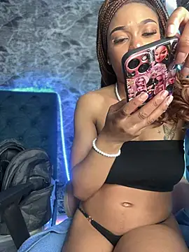 Snapshot of Melany_Williams chatting on February 28, 2025, 4:31 pm Melany Williams online show from February 28, 2025, 4:31 pm