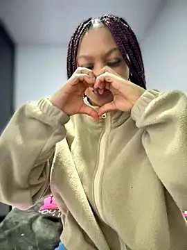 Snapshot of Melany_Williams chatting on October 14, 2025, 1:01 pm Melany Williams online show from October 14, 2025, 1:01 pm