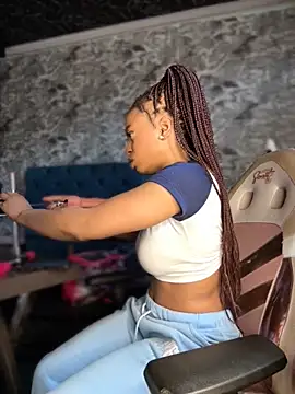 Snapshot of Melany_Williams chatting on October 21, 2025, 12:50 pm Melany Williams online show from October 21, 2025, 12:50 pm