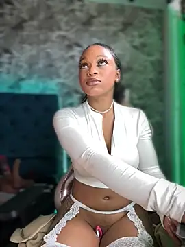 Snapshot of Melany_Williams chatting on November 12, 2025, 1:22 pm Melany Williams online show from November 12, 2025, 1:22 pm