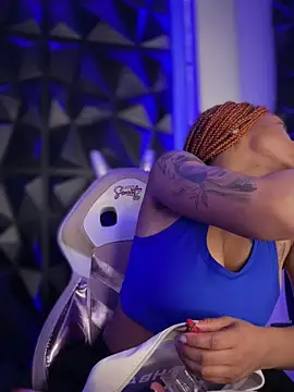 Snapshot of Melany_Williams chatting on November 30, 2025, 1:15 pm Melany Williams online show from November 30, 2025, 1:15 pm