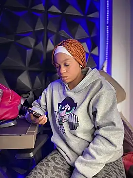 Snapshot of Melany_Williams chatting on December 4, 2025, 12:47 pm Melany Williams online show from December 4, 2025, 12:47 pm