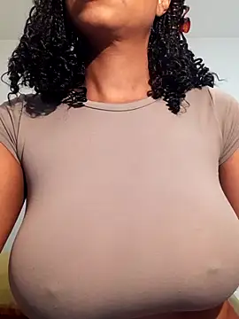 Snapshot of realsquirter chatting on November 23, 2025, 8:03 am realsquirter online show from November 23, 2025, 8:03 am