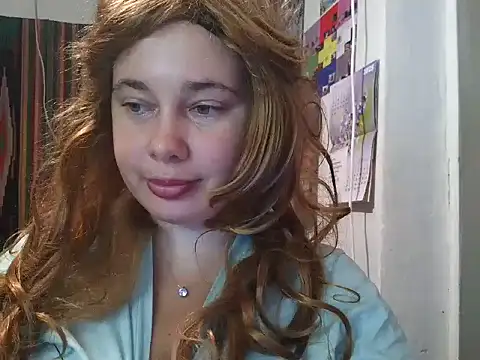 Cora Maro online show from September 10, 2025, 2:06 pm