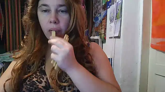 Cora Maro online show from September 22, 2025, 9:55 am