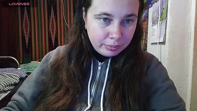 Cora Maro online show from October 3, 2025, 9:50 am