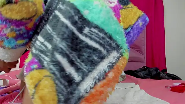 Snapshot of DakotaHoland chatting on January 21, 2025, 7:04 am DakotaHoland online show from January 21, 2025, 7:04 am