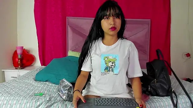 Snapshot of DakotaHoland chatting on March 12, 2025, 4:30 am DakotaHoland online show from March 12, 2025, 4:30 am