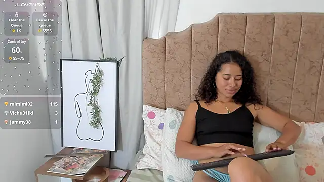 Snapshot of Ammy_nova chatting on February 7, 2025, 10:41 pm Ammy nova online show from February 7, 2025, 10:41 pm