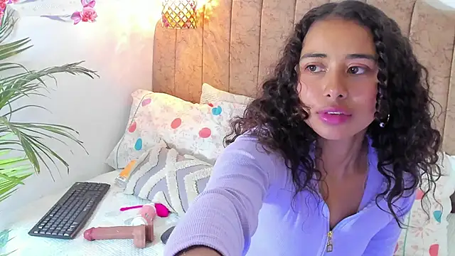 Snapshot of Ammy_nova chatting on March 15, 2025, 11:28 pm Ammy nova online show from March 15, 2025, 11:28 pm