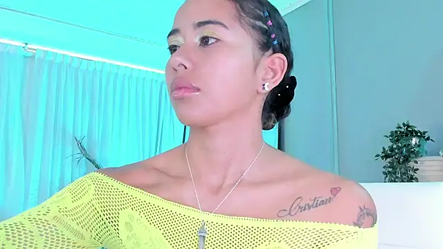 Snapshot of Ammy_nova chatting on October 3, 2025, 7:44 pm Ammy nova online show from October 3, 2025, 7:44 pm