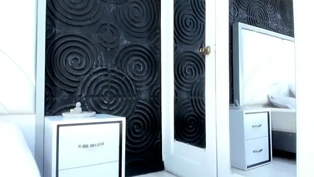 AbigailWilliams  online show from November 3, 2025, 11:22 am